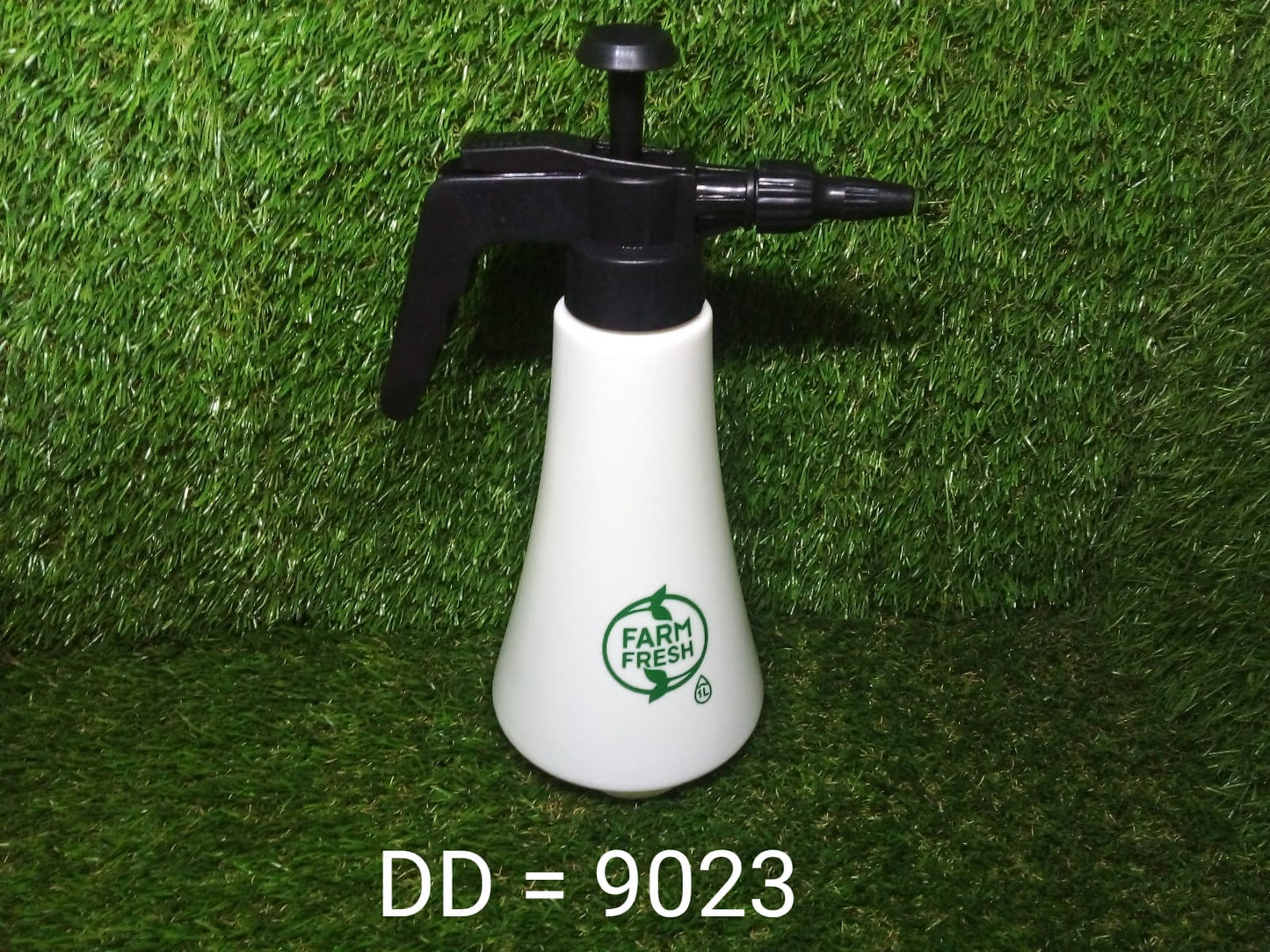 9023 1 litre Garden Sprayer used in all kinds of garden and park for sprinkling and showering purposes. DeoDap