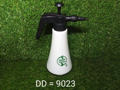 9023 1 litre Garden Sprayer used in all kinds of garden and park for sprinkling and showering purposes. DeoDap